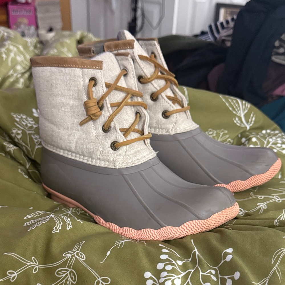 Sperry Gray and Tan Women's Winter Boots